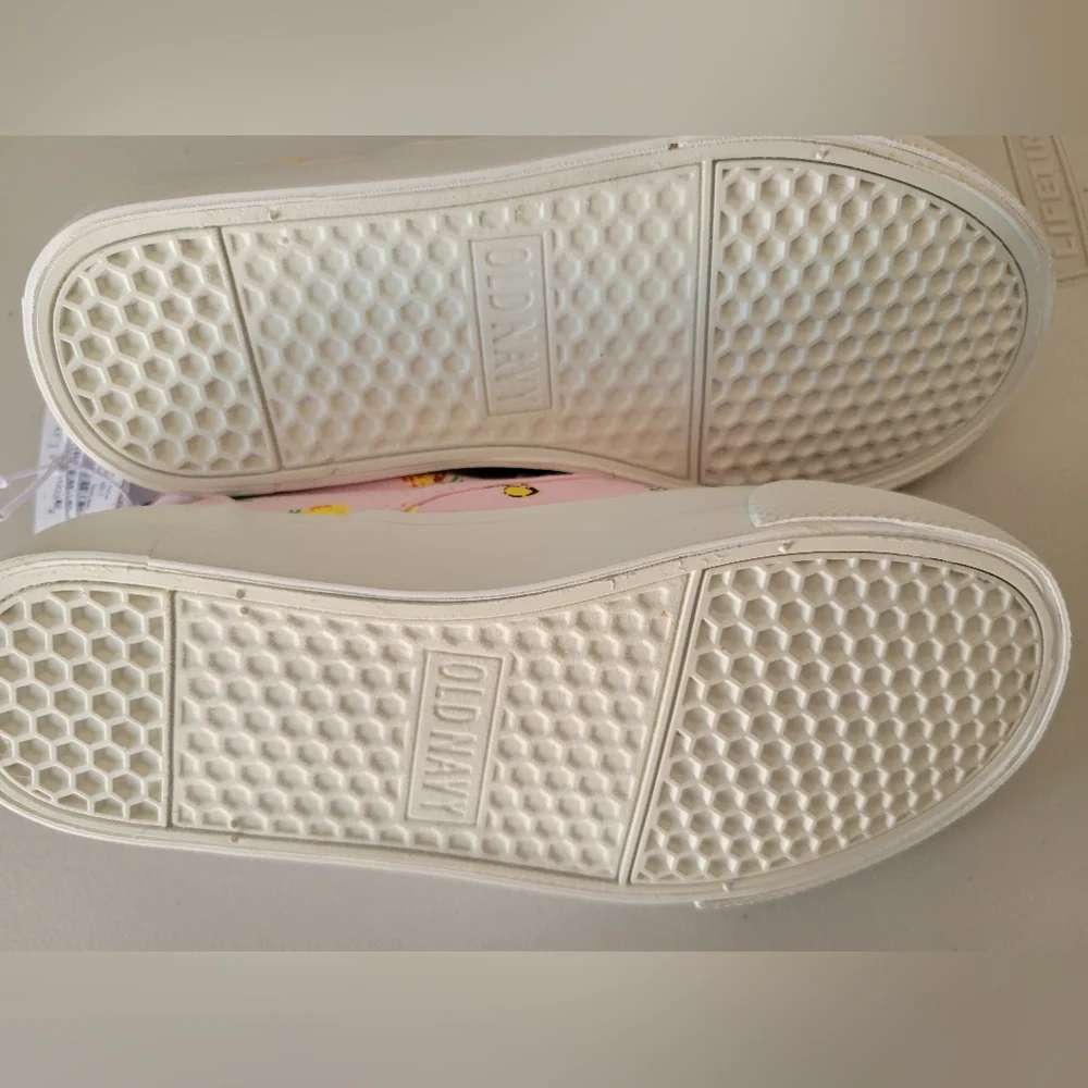 NWT Canvas Slip On Sneakers  Girls 1Y (Little Girl)  Old Navy